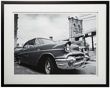 постер с паспарту в раме vintage car parked by city bridge в Санкт-Петербурге